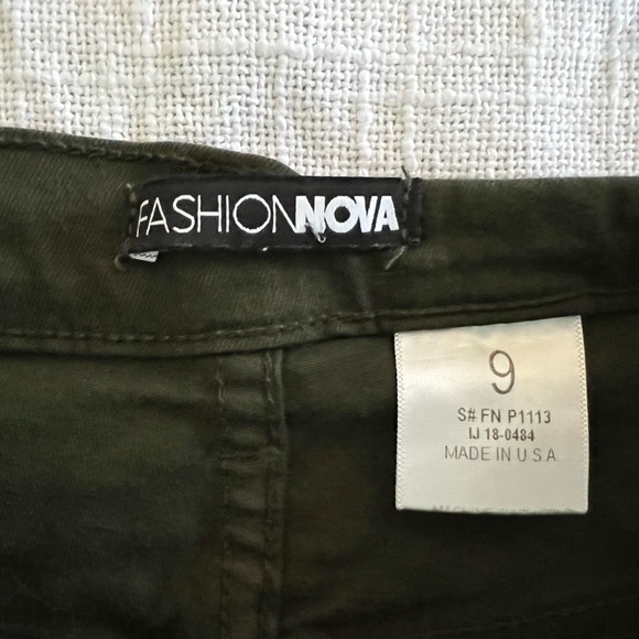 ❣️2/$25❣️ FASHION NOVA olive green women’s jegging jeans | SIZE 9 - Picture 2 of 8